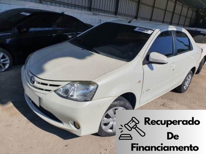 TOYOTA ETIOS SEDA 15/15